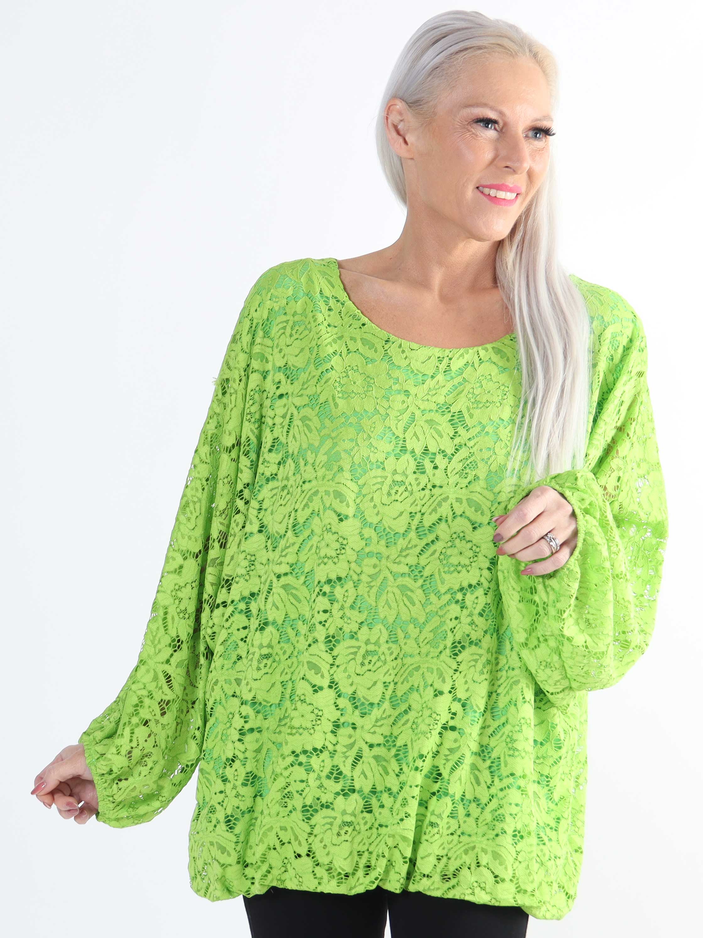 Destiny Lace - Plus size bluse i blonde med flagermusærmer